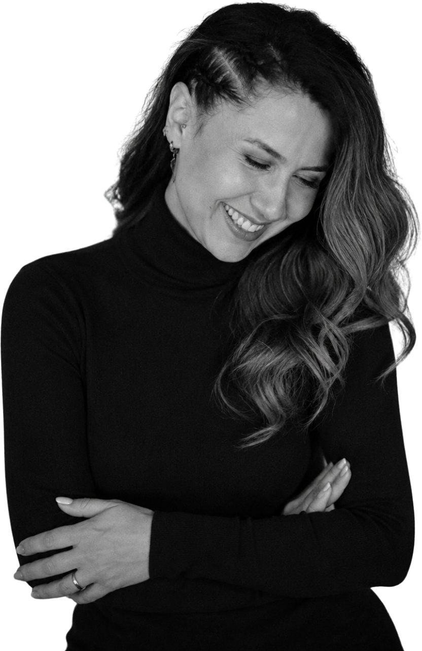 Nil Özen, who offers social media strategy, content and full account management through Social Ela